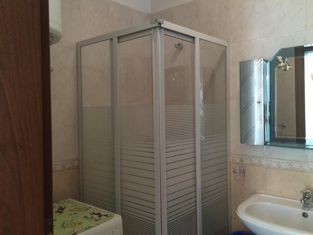 Friends House Bed and Breakfast Τίρανα Εξωτερικό φωτογραφία